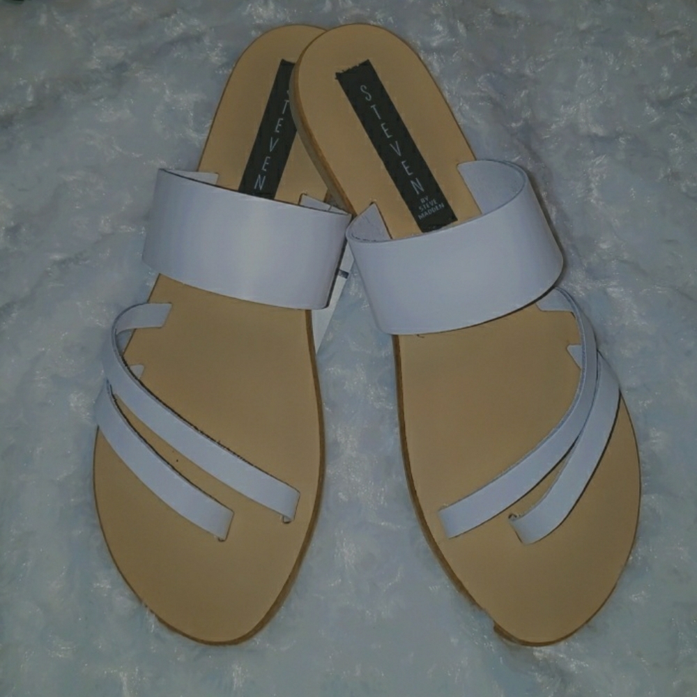 SOLD Steven by Steven madden Geena sandals